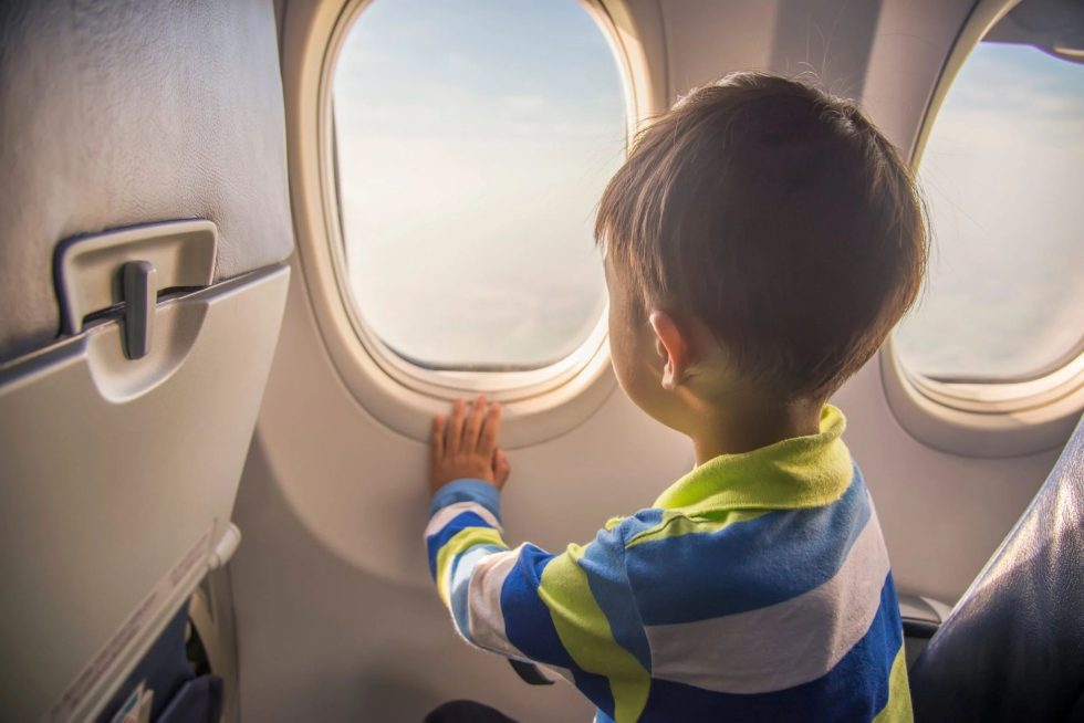 Aprende inglés con aviones: vocabulario en inglés sobre aeropuertos, vuelos y transporte aéreo para niños.