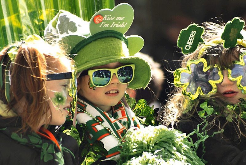 Aprende inglés con St. Patrick’s Day: vocabulario sobre San Patricio, tréboles, arcoíris y tradiciones irlandesas.